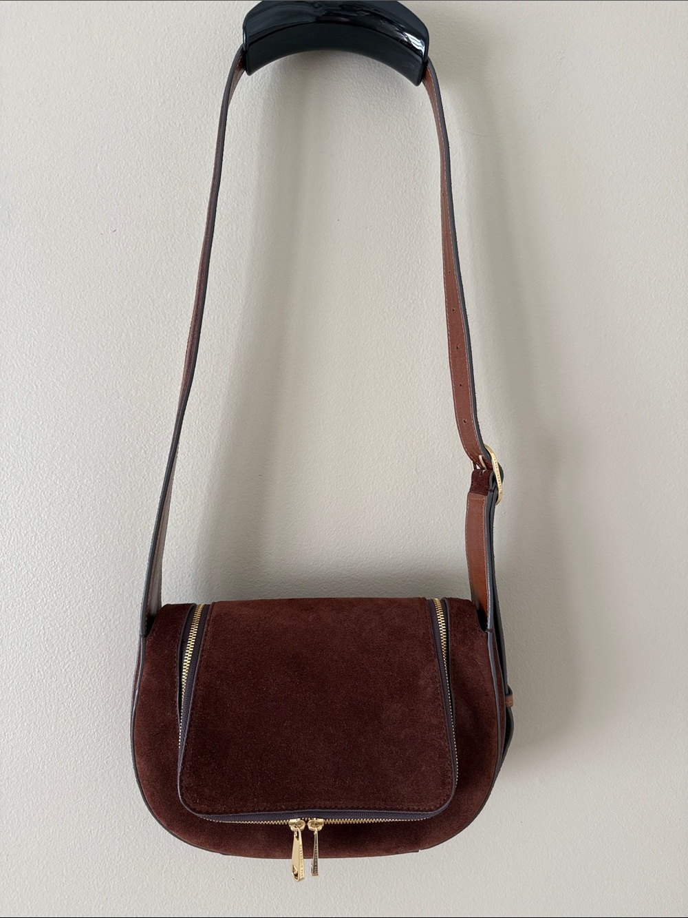 Anya Hindmarch Small Vere Crossbody in Dark Cedar Suede & Leather - Picture 3 of 12